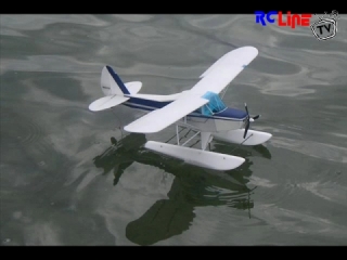 AFTER >: Kleine Depron-Piper PA-18 mit Schwimmer