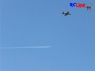 AFTER >: Airmacchi mit Kolibri  T20  Turbine Landung